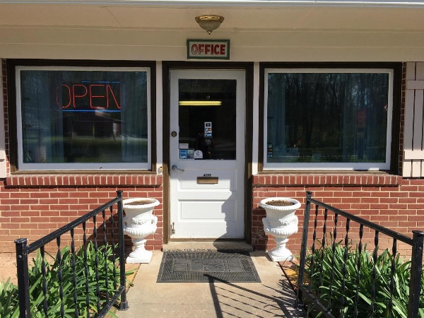 Red Carpet Inn - Gettysburg image 1